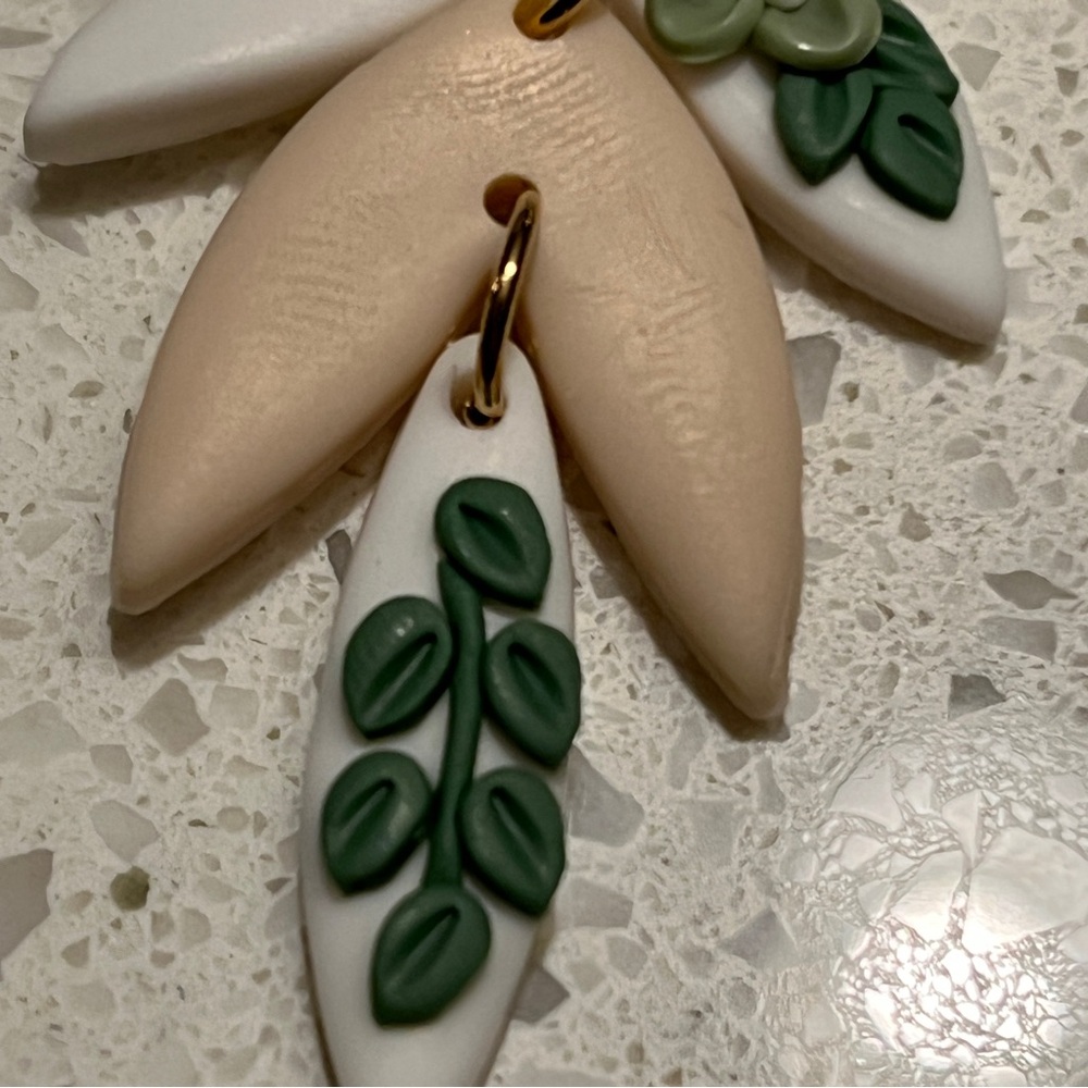 Elegant Pink and White Leaf drop‎ Earrings - Picture 6 of 10